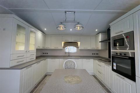 2 bedroom park home for sale, Oakwood Retreat Country Park, Back Road, Newton On Derwent, York