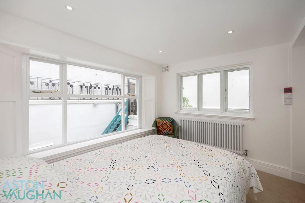 Sussex Square Flat 3-002.JPG