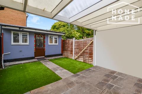 4 bedroom semi-detached house to rent, Thornton Heath, CR7