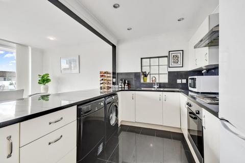 2 bedroom flat for sale, The Vale, Vange, Basildon