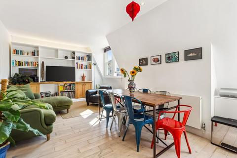 2 bedroom flat for sale, Prince Of Wales Mansions, Battersea, London, SW11
