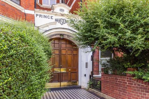 2 bedroom flat for sale, Prince Of Wales Mansions, Battersea, London, SW11