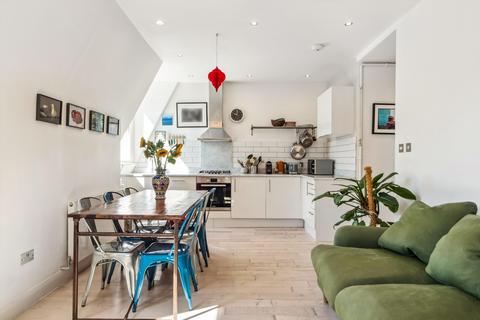 2 bedroom flat for sale, Prince Of Wales Mansions, Battersea, London, SW11
