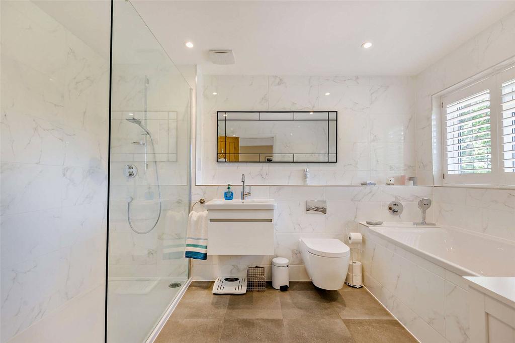 3 Bathrooms