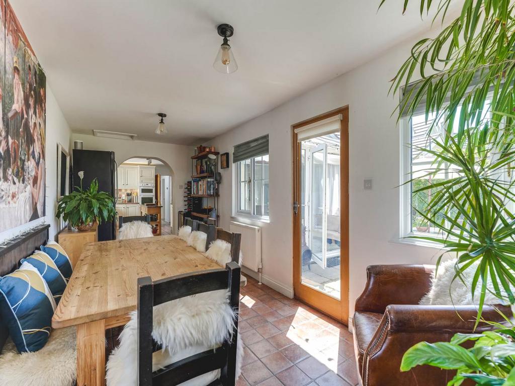 Dining Room (2)