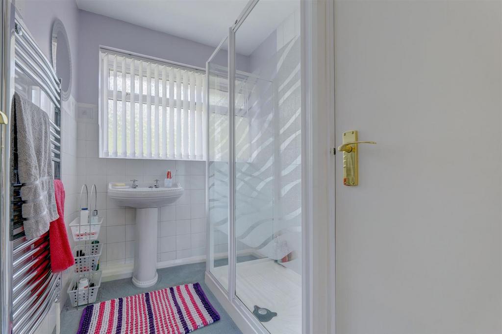 10. Shower Room.jpg