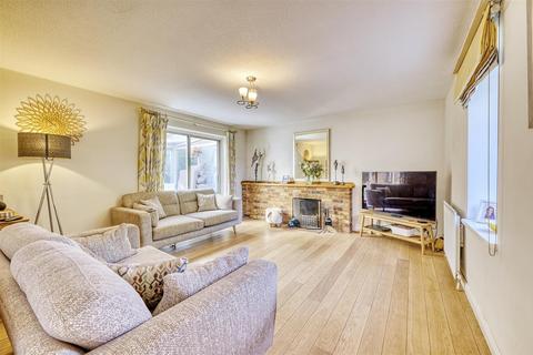 2 Brookside, Stanwick, Wellingborough, NN9 6PW