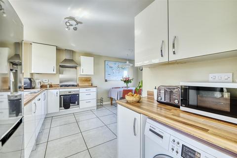 4 bedroom detached house for sale, Bernard Vann Close, Rushden