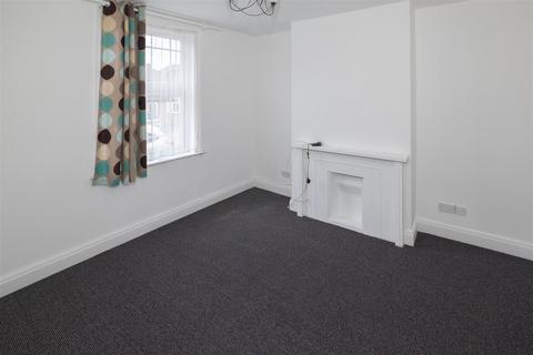 2 bedroom terraced house to rent, Beaconsfield Place, Rushden