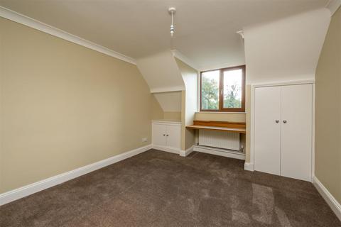 5 bedroom detached house to rent, Polebrook, Nr Oundle