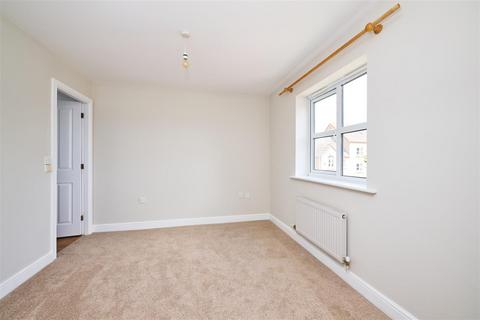 4 bedroom house to rent, Roman Way, Higham Ferrers