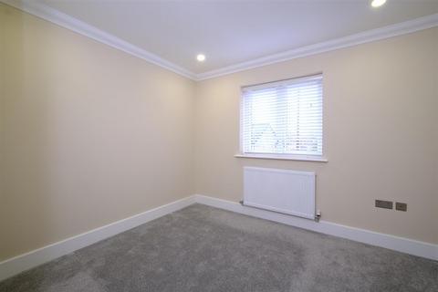 2 bedroom flat to rent, Chichele Street, Higham Ferrers
