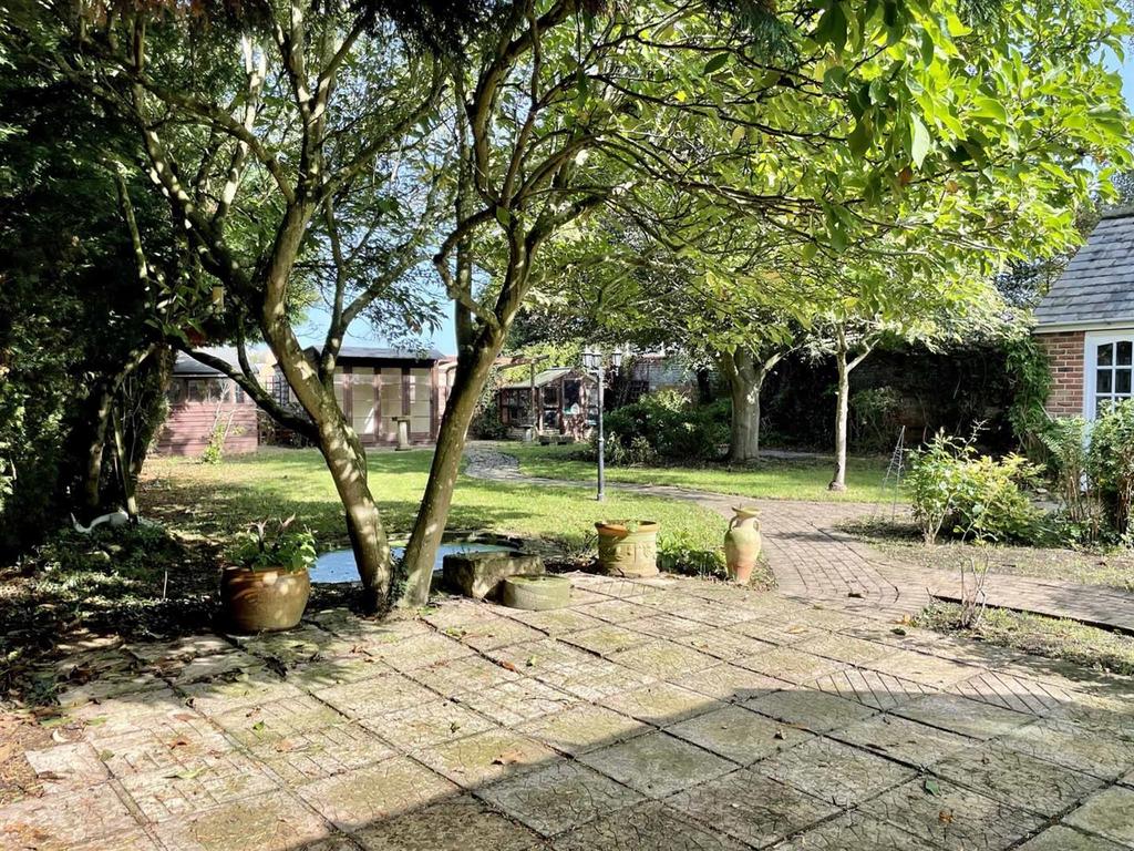 Garden 2.jpg