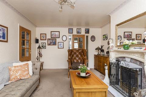 4 bedroom detached bungalow for sale, Laund Road, Huddersfield HD3
