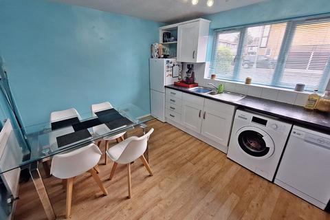 2 bedroom semi-detached house for sale, Lesbury Close, Luton, LU2 9UP
