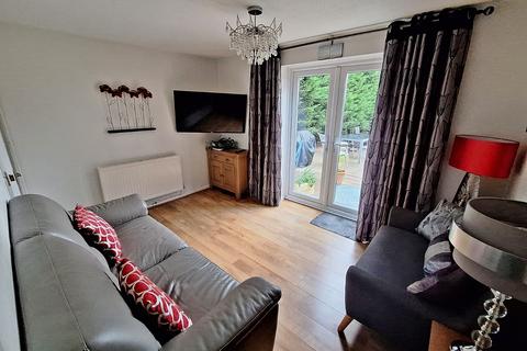 2 bedroom semi-detached house for sale, Lesbury Close, Luton, LU2 9UP