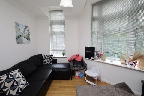 2 bedroom flat for sale, Flat 3 Hatton Place, 118 Midland Road, Luton, Bedfordshire, LU2 0FB