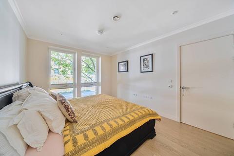 3 bedroom flat for sale, Heygate Street, Elephant and Castle, London, SE17