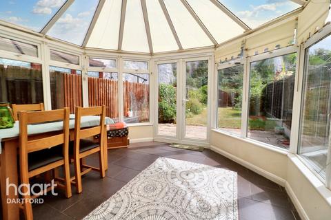 11 Skippers Close, Greenhithe, DA9 9QL