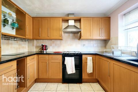 11 Skippers Close, Greenhithe, DA9 9QL