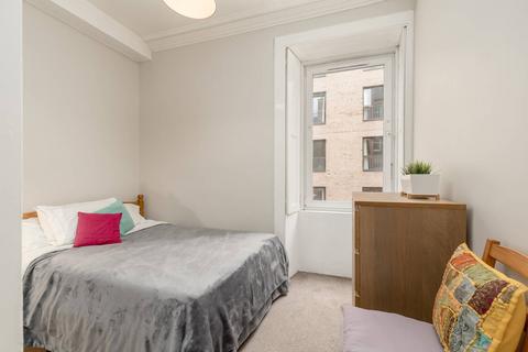 23/4 Upper Grove Place, Edinburgh, EH3 8AX