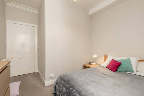 23/4 Upper Grove Place, Edinburgh, EH3 8AX