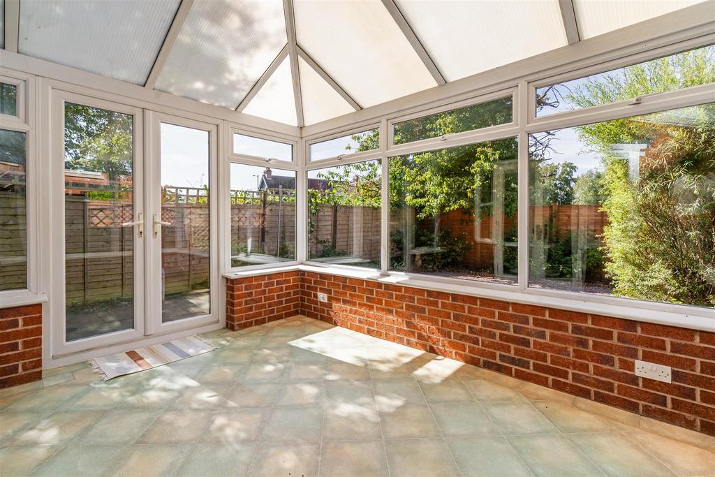 27 Shelfield Close, Hockley Heath 5.jpg