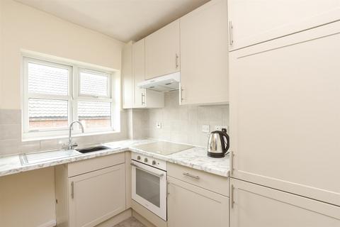 2 bedroom flat for sale, Victoria Road, Horley, Surrey