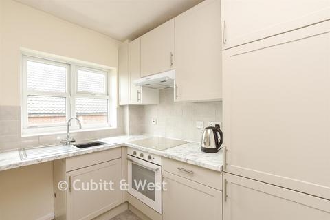 2 bedroom flat for sale, Victoria Road, Horley, Surrey