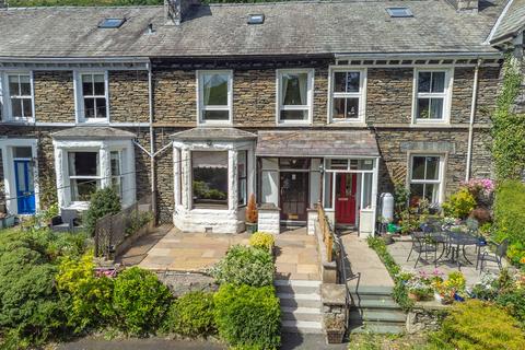 18 Danes Road, Staveley