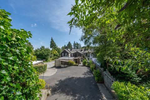 5 bedroom terraced house for sale, 18 Danes Road, Staveley