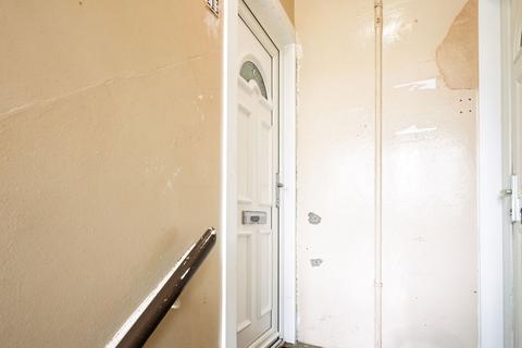 2 bedroom flat to rent, Lochend Drive, Edinburgh, EH7