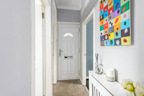 2 bedroom flat to rent, Lochend Drive, Edinburgh, EH7