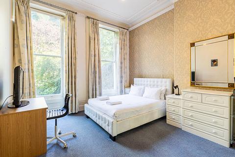 2 bedroom flat to rent, Flat ,  Cromwell Road, London SW5