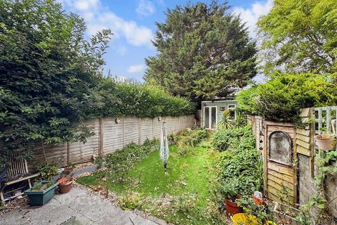 2 bedroom ground floor flat for sale, Brougham Road, Worthing, West Sussex