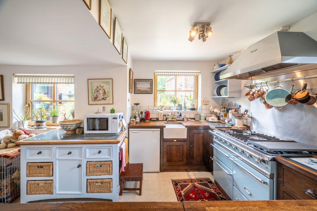 Kitchen / Breakfast Room