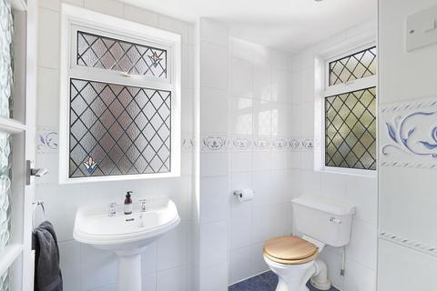 9 Forest Side, Buckhurst Hill, IG9 5SL