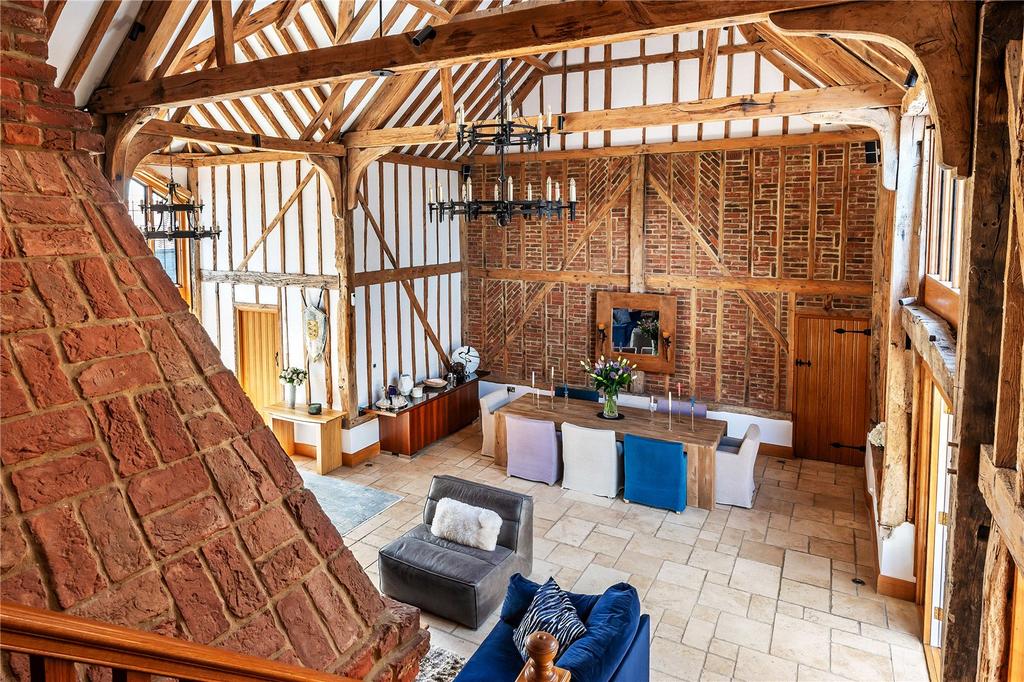 Barn Lounge