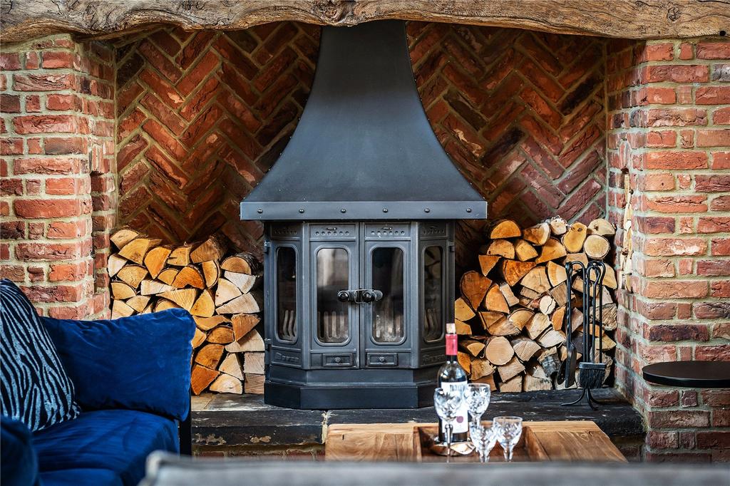 Barn Lounge