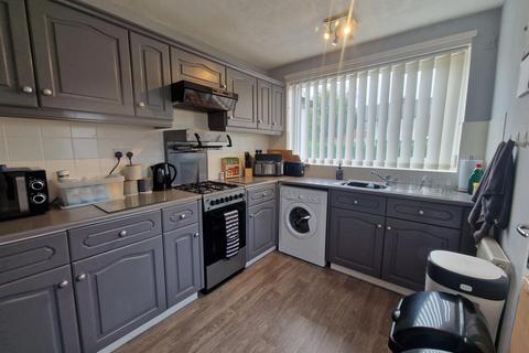3 bedroom semi-detached bungalow to rent, Riverside Road, Newark