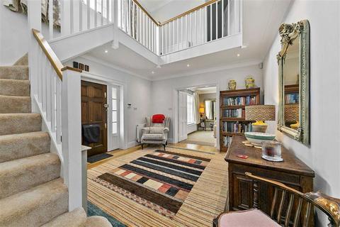 14 Roedean Crescent, London, SW15 5JU