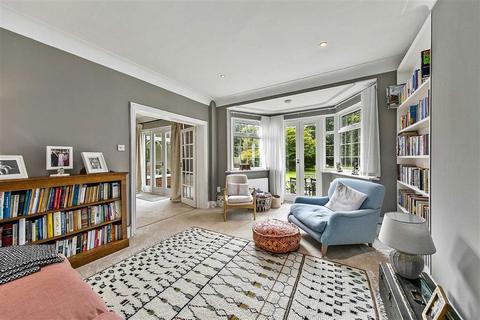 14 Roedean Crescent, London, SW15 5JU