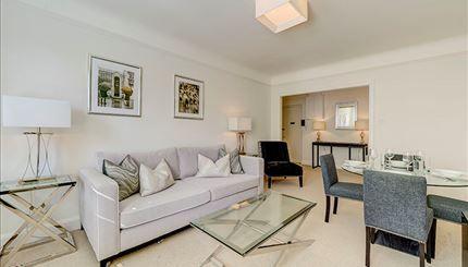 Apartment in London, Chelsea - View 2