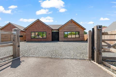 Casa Azul, Chapel Fields Haye Lane, Mappleborough Green, Studley, B80 7BU