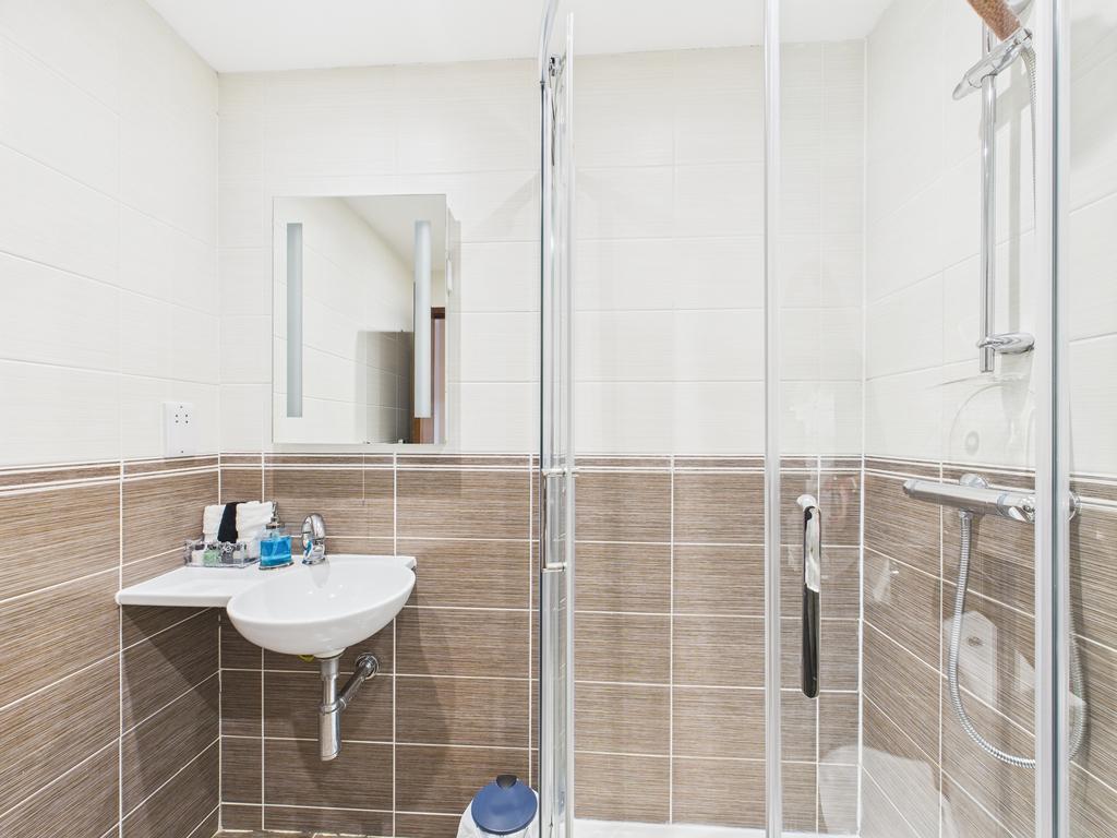 Cam03481 g0 pr0114 still015