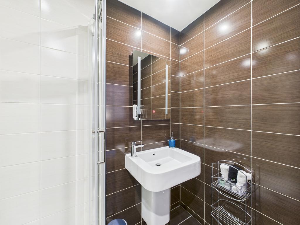 Cam03481 g0 pr0114 still014