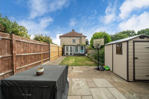 4 bedroom semi-detached house for sale, Malvern Way, Croxley Green