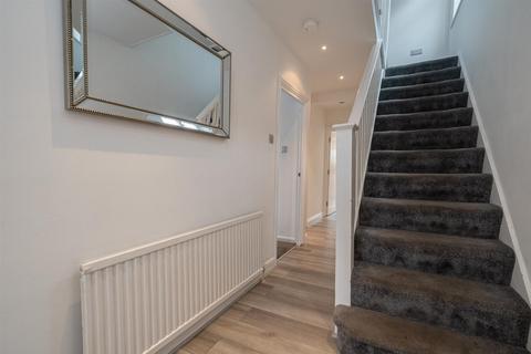 4 bedroom semi-detached house for sale, Malvern Way, Croxley Green