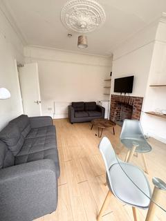 5 bedroom house to rent, 6 Claremont Avenue, LS3 1AT