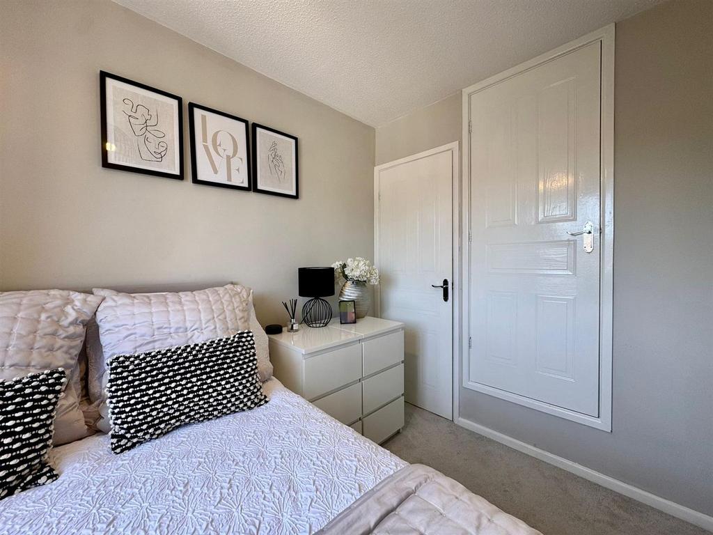Bedroom 2 (3).jpg